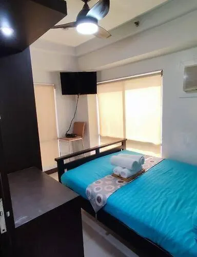 Near Airport, Mailz Homez Cozy 2 Bedroom Condo, Full Kitchen, Swimming Pool, Wifi, 4r Apartamento Manila
