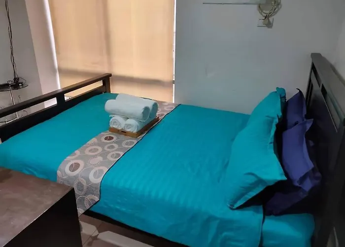 Near Airport, Mailz Homez Cozy 2 Bedroom Condo, Full Kitchen, Swimming Pool, Wifi, 4r Apartamento Manila