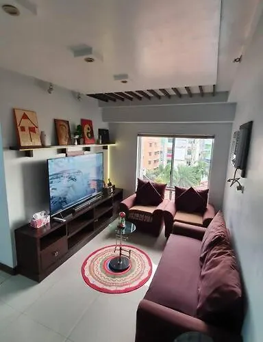 Apartamento Near Airport, Mailz Homez Cozy 2 Bedroom Condo, Full Kitchen, Swimming Pool, Wifi, 4r Manila