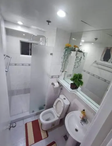 Apartamento Near Airport, Mailz Homez Cozy 2 Bedroom Condo, Full Kitchen, Swimming Pool, Wifi, 4r