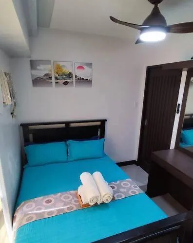 Near Airport, Mailz Homez Cozy 2 Bedroom Condo, Full Kitchen, Swimming Pool, Wifi, 4r Manila