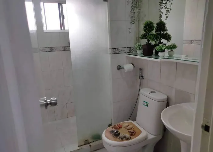 Apartamento Near Airport, Mailz Homez Cozy 2 Bedroom Condo, Full Kitchen, Swimming Pool, Wifi, 4r